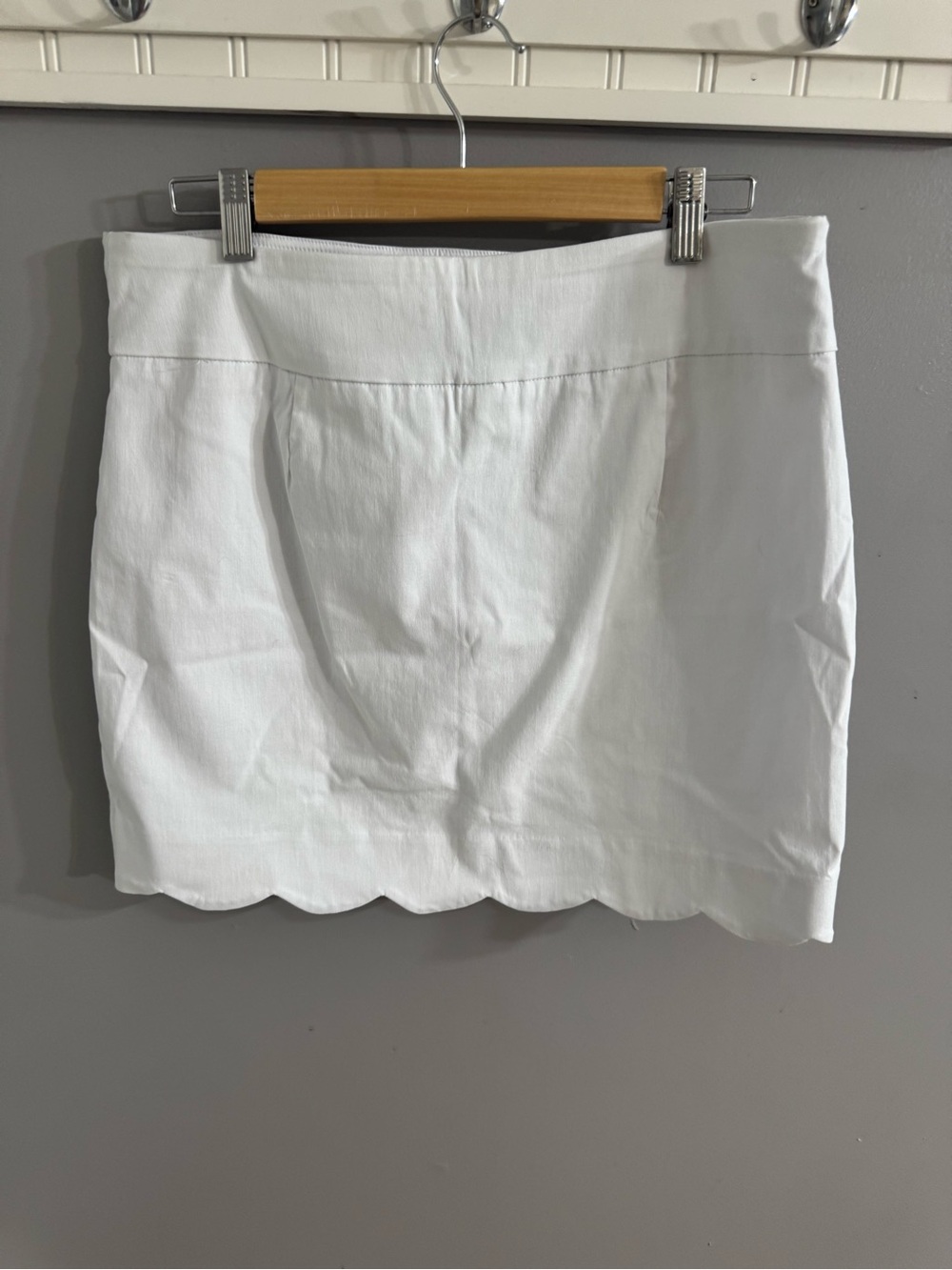Zac & Rachel White Scallop Hem Mini Skirt - Picture 2 of 4